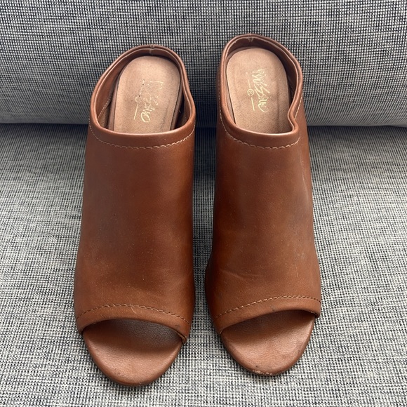 Tan chunky heels - Picture 2 of 3